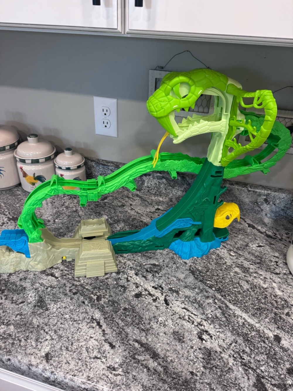 Snake Chase Track Playset - Green by